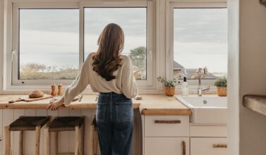 Une séance photo immobilière pour Les Secrets d'Honfleur afin de construire son identité visuelle à partir d’une banque d’images !